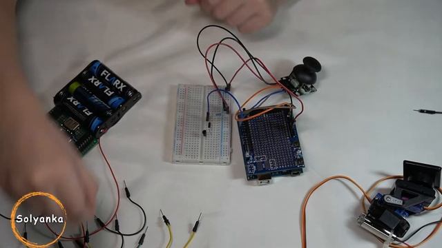 Ардуино с нуля Макет №9 Управляемый лазер/Arduino Video № 9 Controlled laser смотреть онлайн