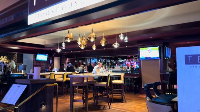 Luxor Las Vegas Walk - February 2024 смотреть онлайн