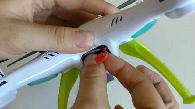 Get AMAZING long flight times - 1200 mah battery for Syma X5HC and X5HW смотреть онлайн