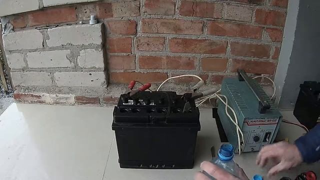 Уровень электролита. Электролит или вода!!! смотреть онлайн