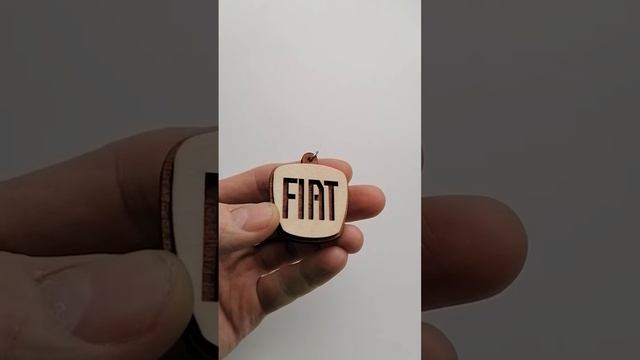 Fiat фиат Автомобильный брелок из дерева/для ключей/для авто машины/автомобильные брелки/с лого смотреть онлайн
