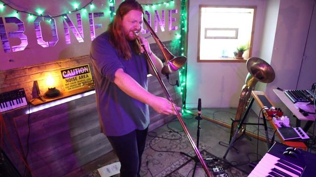 Boss Looper Trombone Seasonal Jam, October