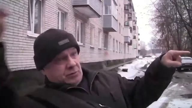 Зачем на третьих этажах кирпичных домов торчат крюки? смотреть онлайн