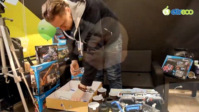 Конструктор CADA Technic C51017W Самосвал - распаковка, сборка смотреть онлайн