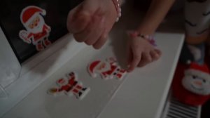 VLOG Катя, Алиса и папа украшают ёлку и квартиру в Киеве к НГ