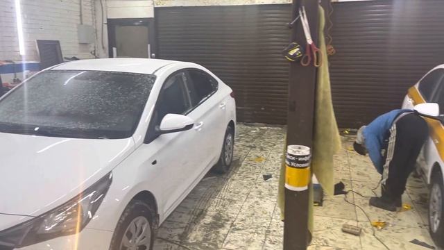 Оклейка машину под такси смотреть онлайн