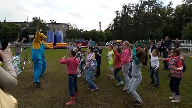 Дискотека веселье в парке и бесплатное мороженое)))ням смотреть онлайн