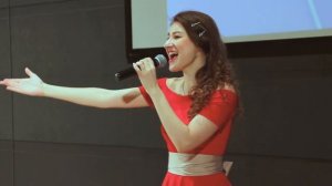 Песня «Лучший город земли» в исполнении Виктории Лазаревой.