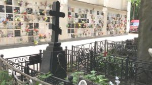 Могила актера Виталия Соломина (1941—2002), Ваганьковское кладбище