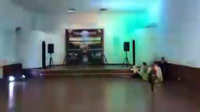 Акробатический танец. смотреть онлайн