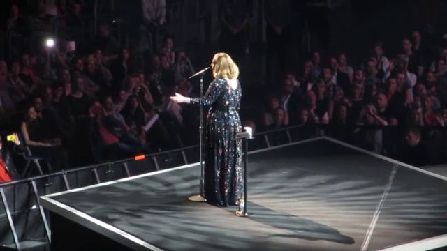 Adele - Skyfall Live @ Berlin, Mercedes-Benz Arena 07.05.2016 HD