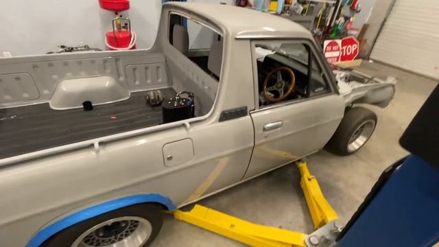 DATSUN SUNNY SR20 TRUCK BUILD! смотреть онлайн