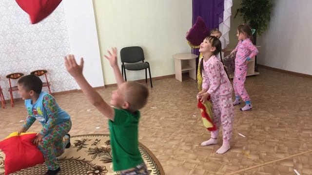 ПИЖАМНАЯ ВЕЧЕРИНКА 12 группа смотреть онлайн