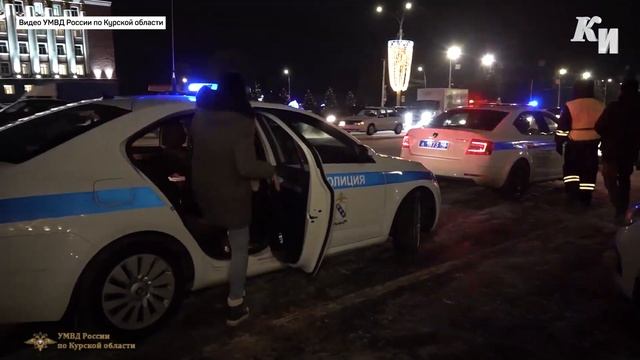 На 20 водителей составили протоколы за парковку на Красной площади в Курске смотреть онлайн