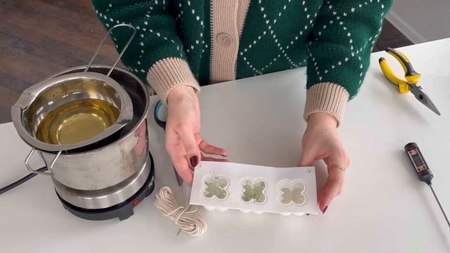 Как украсить свечу блестками? |Как сделать свечу с блёстками? | 3 разных способа! Babble с блесткам смотреть онлайн