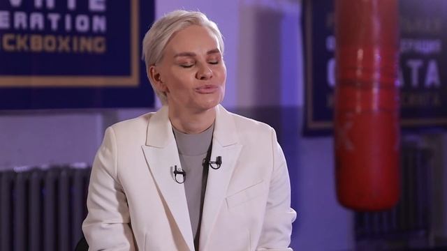 ЕЛЕНА БЕЛОВА - "Если хотите быть женой хоккеиста, не мечтайте выйти замуж за хоккеиста" смотреть онлайн