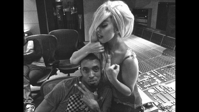 Lady Gaga - Applause (Recording Session) смотреть онлайн
