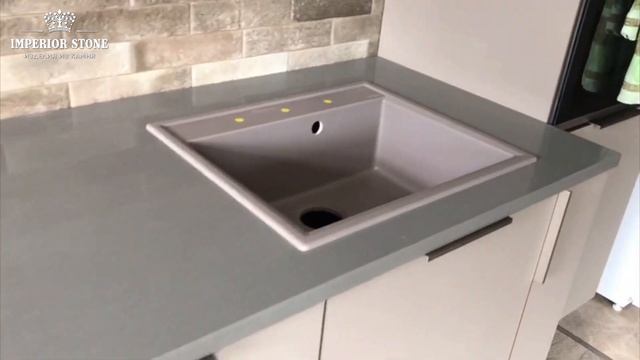 Кварцевая столешница на кухне Samsung Radianz Columbia Gray CG910 смотреть онлайн