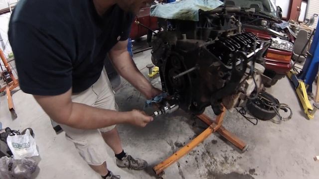 S10 4.3 Engine Rebuild Pt. 1 смотреть онлайн