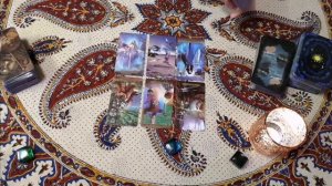 Что он будет делать дальше по отношению ко мне? Онлайн гадание. Таро.