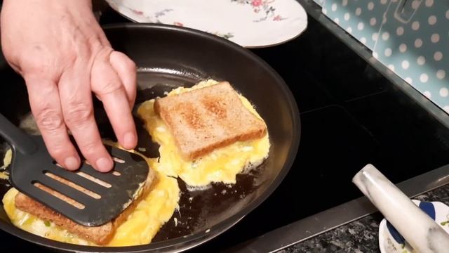 22. СЭНДВИЧ ПО КОРЕЙСКИ на завтрак. (на сковороде). смотреть онлайн