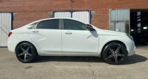 Мощные диски на Lada Vesta NG / Vossen + Haida 215/50 r17