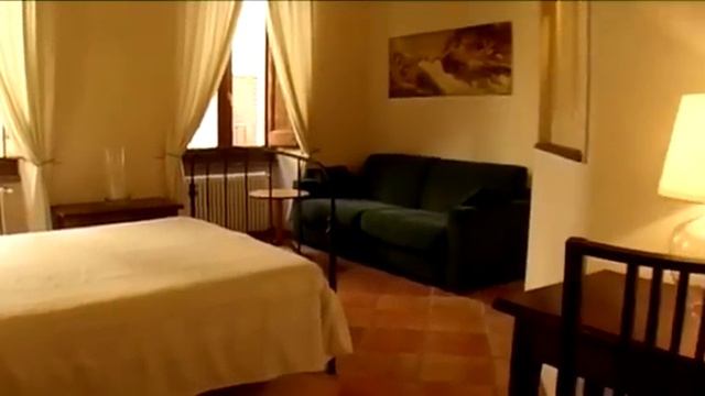 Rome Accomodation: Fiorello смотреть онлайн