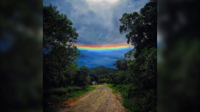 Здесь происходит какая-то магия смотреть онлайн