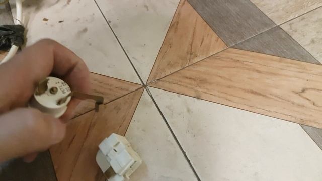 Холодильник Позис -Свияга 404 гудит.Ищи причины вместе с Женькой Романовым. смотреть онлайн