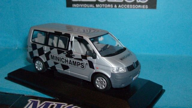 1/43 Vw Volkswagen T5 Bus 2003'/ Minichamps [400052202] Diecast Model смотреть онлайн