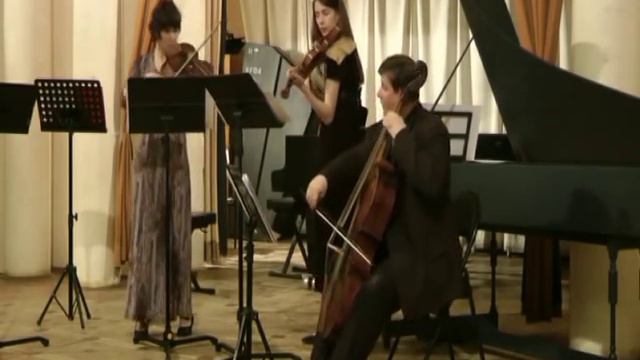 Antonio Vivaldi. "La Folia" for 2 violins, cello & b.c. смотреть онлайн