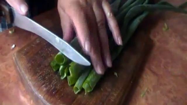 Сушим лук порей, батун и зелень для приправы смотреть онлайн
