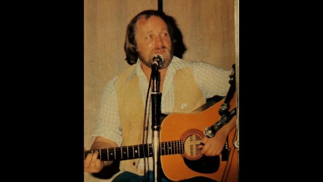 Eric Bogle & John Munro - No Use For Him смотреть онлайн