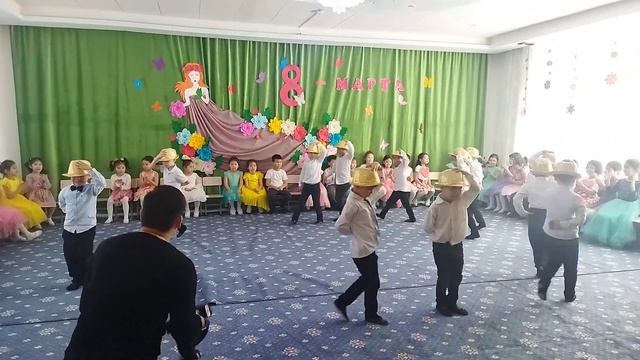 танец старшая группа на 8 марта смотреть онлайн