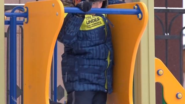 Открытие новой детской площадки состоялось в селе Первомайское смотреть онлайн