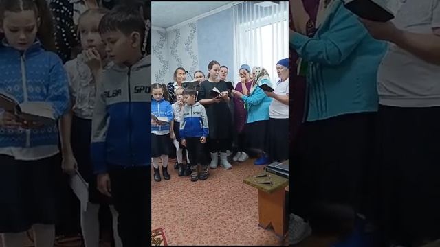 пение,, Вместе мы с вами верили... " смотреть онлайн