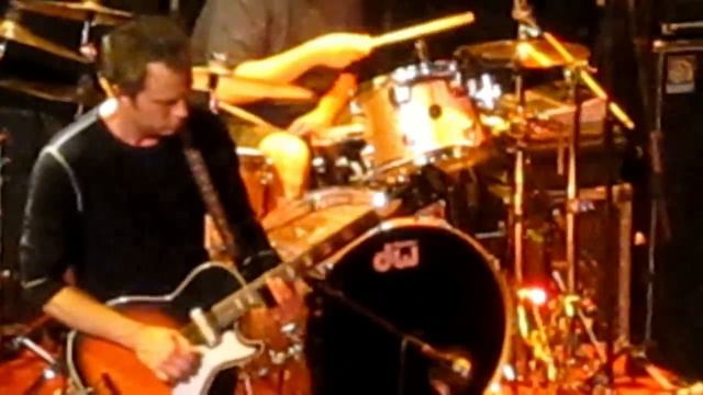 John Hiatt - Like A Freight Train смотреть онлайн
