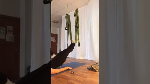 Йога в гамаках для кормящей мамы 27 март на занятии Маруси Чагиной в студии 412 смотреть онлайн