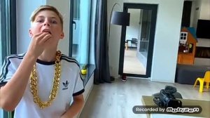 Данил гро смотрю