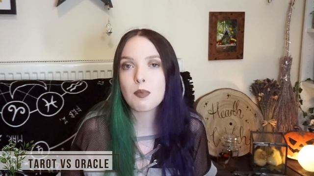 Tarot vs Oracle║The Differences | Divination смотреть онлайн