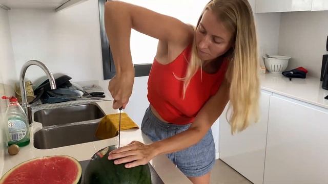 ВЛОГ попугаи Корелла ? две собаки ? жизнь в Испании и испанские соседи смотреть онлайн