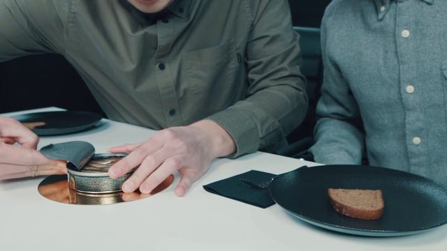 ШПРОТОВЕДЫ (дегустация Рижских шпрот) пилотный выпуск смотреть онлайн