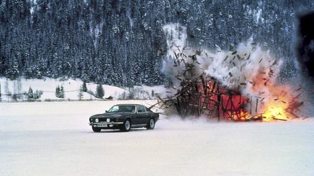 The Living Daylights (James Bond 007) - Theme Medley смотреть онлайн