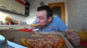 DIMAVIPER КУПИЛ ГИГАНТСКУЮ ПИЦЦУ ЗА 600 РУБЛЕЙ!