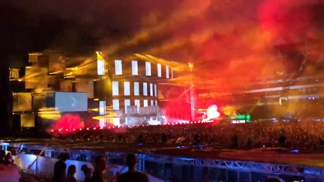 Hardwell ft. Austin Mahone - Creatures of the Night live смотреть онлайн