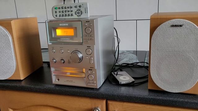 Sony CMT-CP101 Micro Bookshelf Hi-Fi смотреть онлайн