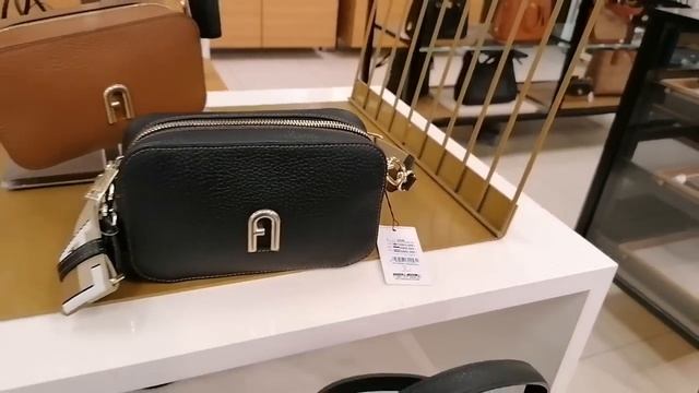 Как выбрать сумку на лето 2023, Сумасшедшие дни в Стокманне Финляндии, Почему сложно сделать выбор? смотреть онлайн