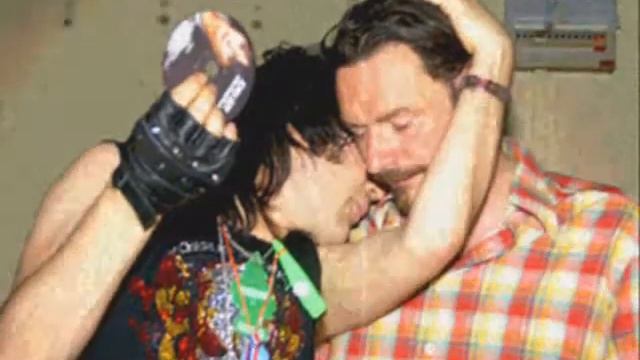 Noel Fielding And Julian Barratt you came back смотреть онлайн