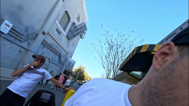 ЛУЧШИЙ ПАРК АТТРАКЦИОНОВ США?/ОБЗОР UNIVERSAL STUDIOS/СЕМЬЯ ХОЧЕТ ПЕРЕЕХАТЬ В HOGWARTS ? смотреть онлайн