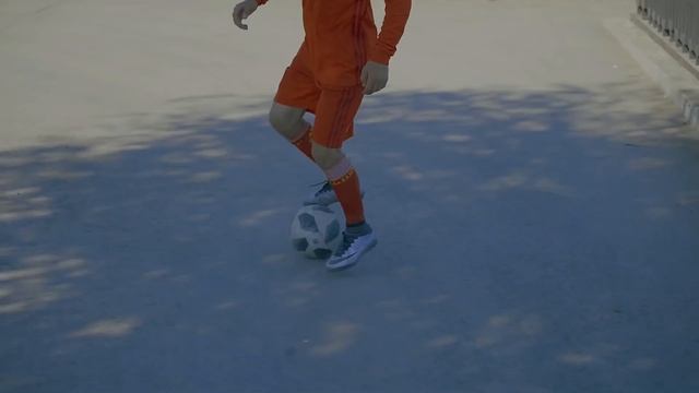 МОЖНО ЛИ ПЕРЕБИТЬ МЯЧ ЧЕРЕЗ МОСТ?? смотреть онлайн